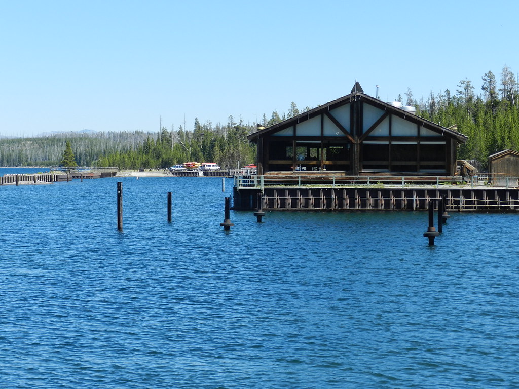 Lake Barcroft, Virginia community